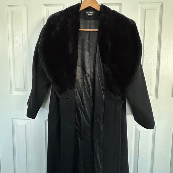Braefair Vintage Wool Long Coat | Size 6 | Made in Ukraine - Picture 11 of 16